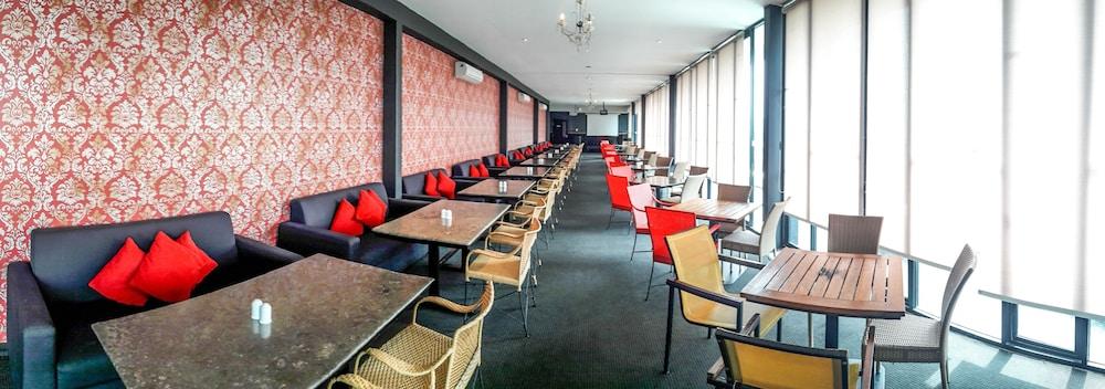 The 1O1 Malang Oj Hotell Exteriör bild