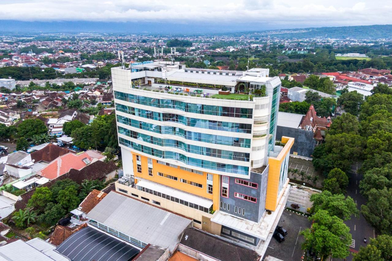 The 1O1 Malang Oj Hotell Exteriör bild
