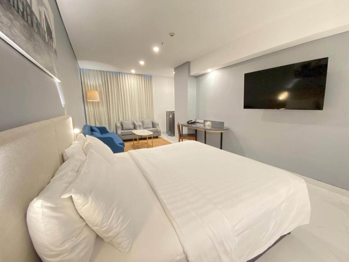 The 1O1 Malang Oj Hotell Exteriör bild