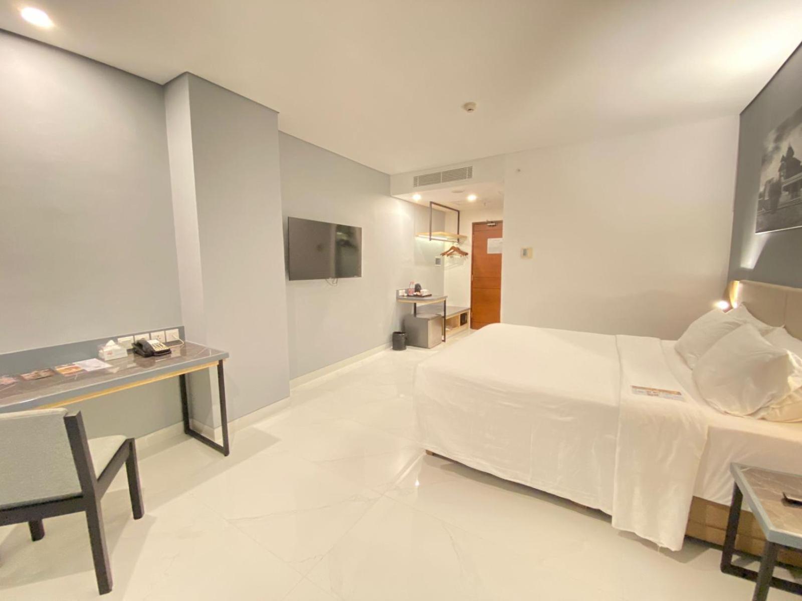 The 1O1 Malang Oj Hotell Exteriör bild
